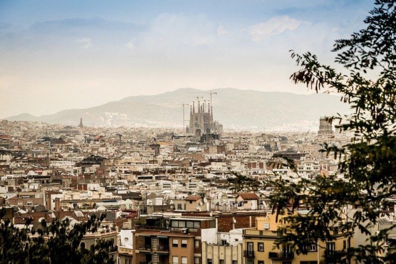 vista general de Barcelona plaza universitaria residencias unihabit