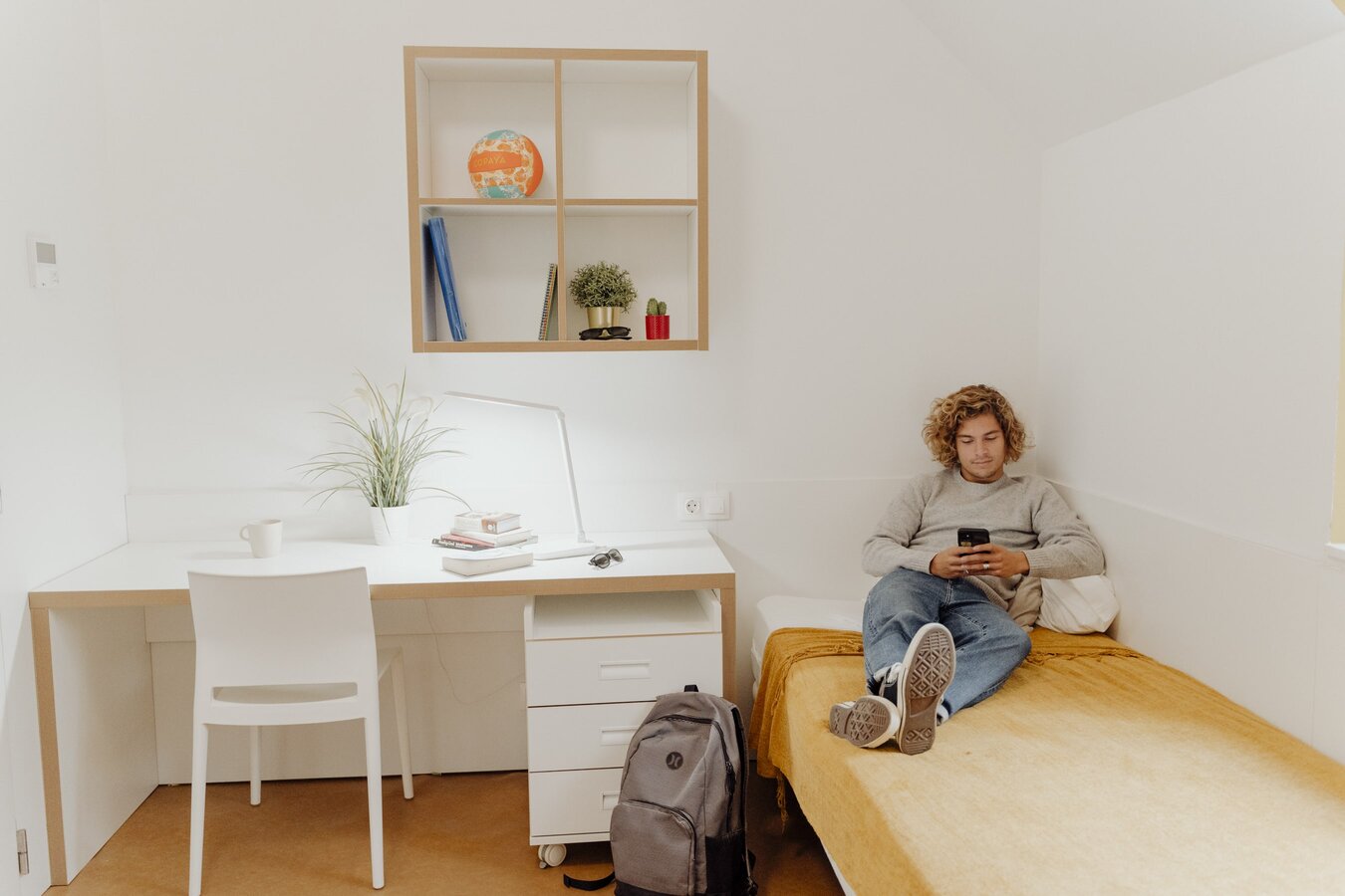 decorar dormitorio de residencia de estudiantes